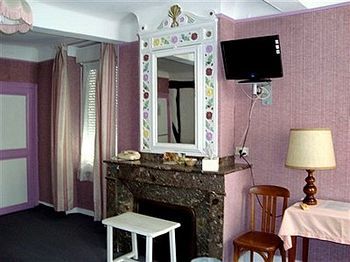 Logis Hotel Restaurant Metropole Міранд Екстер'єр фото