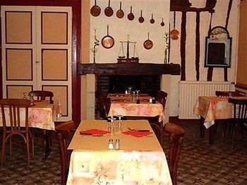 Logis Hotel Restaurant Metropole Міранд Екстер'єр фото